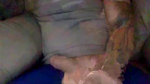 Snapshot of mjg175 chatting on February 10, 5:50 pm SexyRed online show from February 10, 5:50 pm