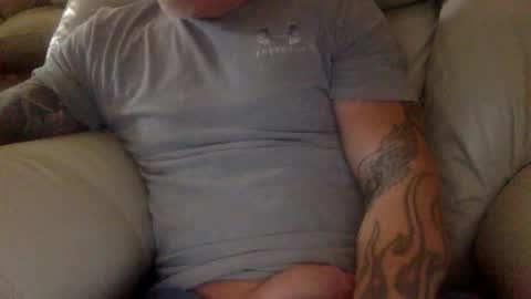 Snapshot of mjg175 chatting on February 19, 7:43 pm SexyRed online show from February 19, 7:43 pm