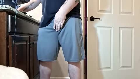 hoodyhoo online show from April 28, 2:38 am