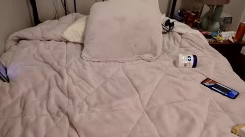 Snapshot of mjscinta223290 chatting on March 1, 1:00 am mjscinta223290 online show from March 1, 1:00 am