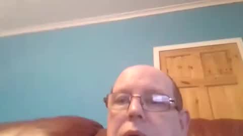 Snapshot of ml1968 chatting on November 9, 4:05 pm Leather Pants online show from November 9, 4:05 pm