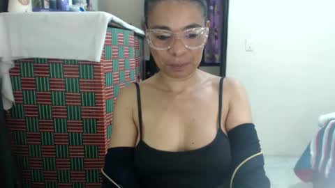 Snapshot of mmaturemessy chatting on February 28, 11:23 pm kelly online show from February 28, 11:23 pm