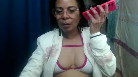 Snapshot of mmaturemessy chatting on September 25, 3:10 am kelly online show from September 25, 3:10 am