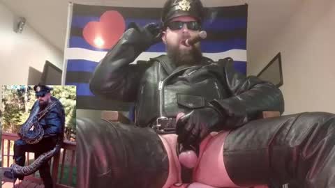 SMOKINsnakeEYEZ online show from January 11, 12:33 am