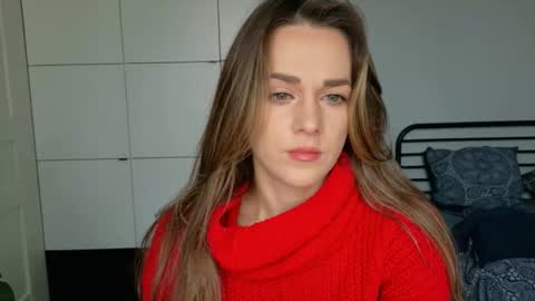 mmminnie online show from December 18, 11:05 am