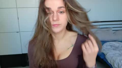 mmminnie online show from February 19, 10:22 am