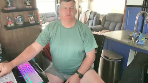 Snapshot of mmmthatsfunnn chatting on February 25, 8:29 pm mmmthatsfunnn online show from February 25, 8:29 pm