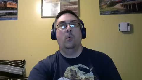 Snapshot of mmr45 chatting on October 8, 4:10 am mmr45 online show from October 8, 4:10 am