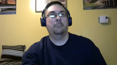 Snapshot of mmr45 chatting on October 13, 3:28 am mmr45 online show from October 13, 3:28 am