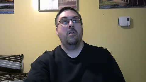 Snapshot of mmr45 chatting on October 18, 4:37 am mmr45 online show from October 18, 4:37 am