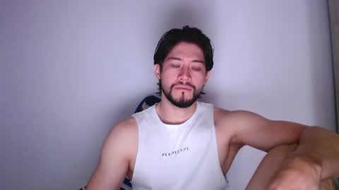 MNT O VILA online show from December 17, 6:58 pm