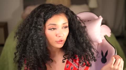 Snapshot of moan_4_you chatting on December 15, 3:24 am Ruxxx online show from December 15, 3:24 am