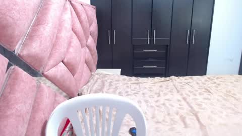 Catalina online show from April 21, 2:04 am