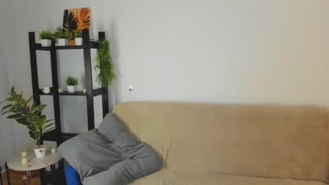 Snapshot of moanshade chatting on November 9, 2:15 pm CandyStacy online show from November 9, 2:15 pm