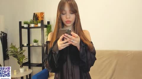 Snapshot of moanshade chatting on November 17, 1:06 pm CandyStacy online show from November 17, 1:06 pm