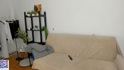 Snapshot of moanshade chatting on December 4, 2:48 pm CandyStacy online show from December 4, 2:48 pm