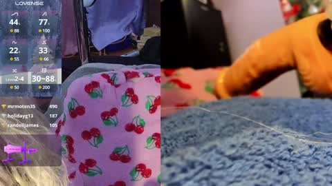 Snapshot of mocha_ chatting on December 15, 9:35 am MOCHA JAMES THE NPC online show from December 15, 9:35 am