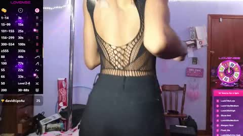 Snapshot of mocha_ chatting on March 3, 9:33 am MOCHA JAMES THE NPC online show from March 3, 9:33 am