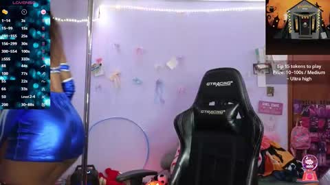 Snapshot of mocha_ chatting on October 25, 4:31 am MOCHA JAMES THE NPC online show from October 25, 4:31 am