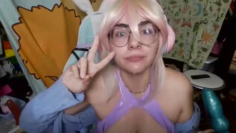 Snapshot of mochi_rainbow chatting on February 1, 11:16 pm The Mochi Rainbow Variety Show online show from February 1, 11:16 pm