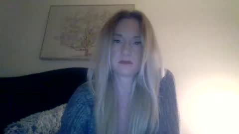 Snapshot of mockingbirds91 chatting on June 1, 4:03 am mockingbirds91 online show from June 1, 4:03 am