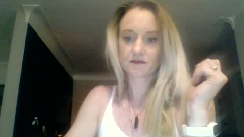 Snapshot of mockingbirds91 chatting on June 17, 1:30 am mockingbirds91 online show from June 17, 1:30 am