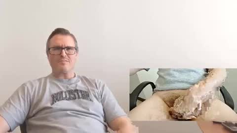 Snapshot of moe_001 chatting on October 29, 5:36 pm Moe online show from October 29, 5:36 pm