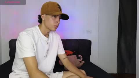 Snapshot of mohamed_malik chatting on August 6, 4:09 pm mohamed_malik online show from August 6, 4:09 pm