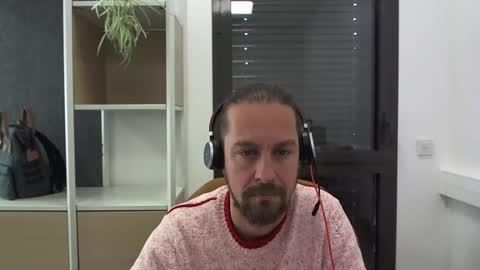Julien online show from December 6, 2:06 pm