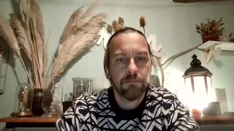 Julien online show from November 14, 9:13 pm