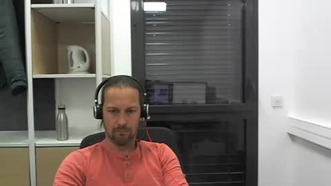 Julien online show from May 4, 10:22 am