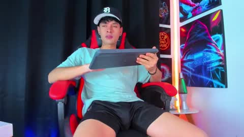 Snapshot of moises_23cm chatting on February 17, 3:58 am moises_23cm online show from February 17, 3:58 am