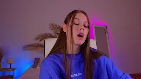 Molly online show from December 22, 1:23 am