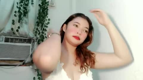 Snapshot of moleschaxxx chatting on November 8, 10:30 pm Jane online show from November 8, 10:30 pm