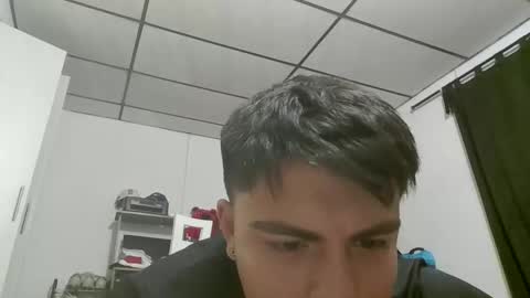 Snapshot of molimoli08 chatting on December 27, 2:25 am molimoli08 online show from December 27, 2:25 am