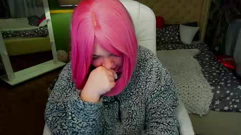 Snapshot of molinmoon chatting on February 22, 12:27 am Rosa online show from February 22, 12:27 am