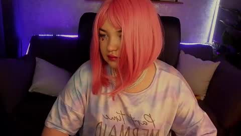 Snapshot of molinmoon chatting on February 28, 11:23 pm Rosa online show from February 28, 11:23 pm