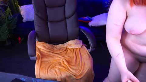 Snapshot of molinmoon chatting on March 6, 9:47 am Rosa online show from March 6, 9:47 am