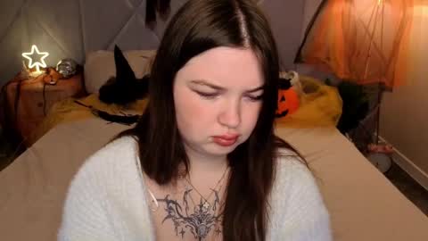 Snapshot of molinmoon chatting on October 29, 10:11 pm Rosa online show from October 29, 10:11 pm