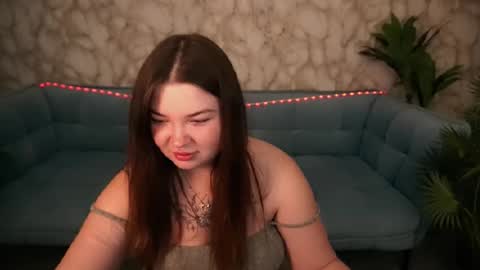 Snapshot of molinmoon chatting on November 5, 8:31 pm Rosa online show from November 5, 8:31 pm