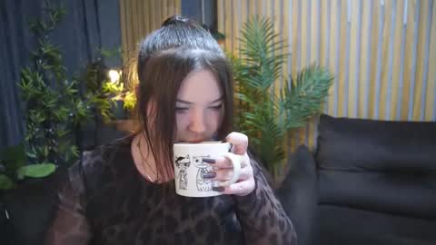 Snapshot of molinmoon chatting on November 22, 8:30 pm Rosa online show from November 22, 8:30 pm