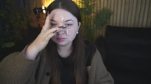 Snapshot of molinmoon chatting on November 23, 8:08 pm Rosa online show from November 23, 8:08 pm