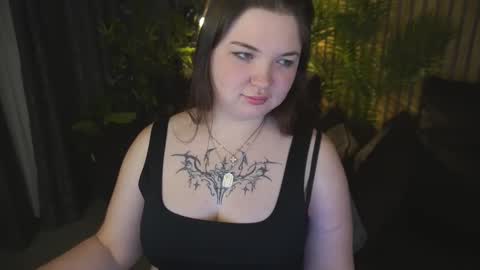 Snapshot of molinmoon chatting on November 24, 8:30 pm Rosa online show from November 24, 8:30 pm