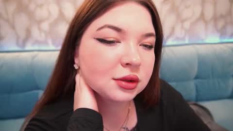 Snapshot of molinmoon chatting on December 4, 9:23 pm Rosa online show from December 4, 9:23 pm