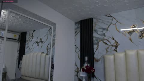 Hey Guys  Im Mollie online show from April 7, 12:16 pm