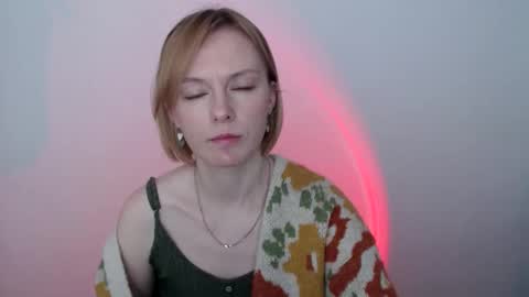 mollilove online show from May 16, 6:21 am