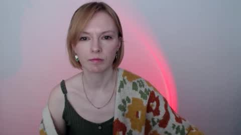 mollilove online show from May 16, 6:43 am