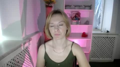 mollilove online show from May 23, 8:40 am