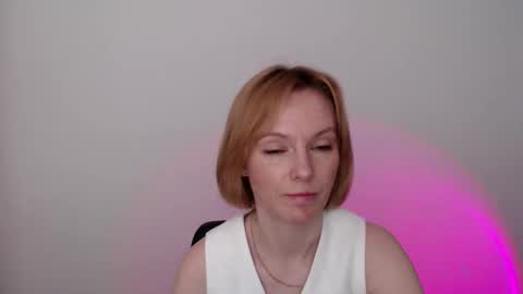 mollilove online show from May 25, 8:09 am