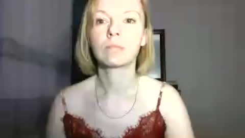 mollilove online show from June 12, 5:56 pm